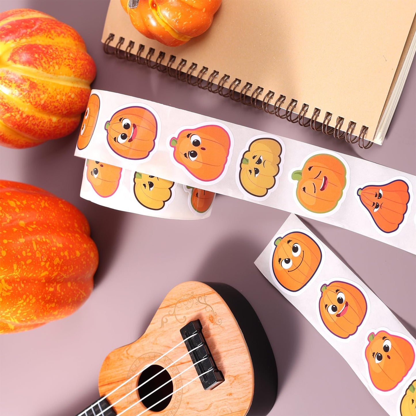 500pcs Halloween Pumpkin Stickers, 8 Styles Self-Adhesive Fall Pumpkin Stickers Decals Roll with Funny Expressions Envelopes Scr