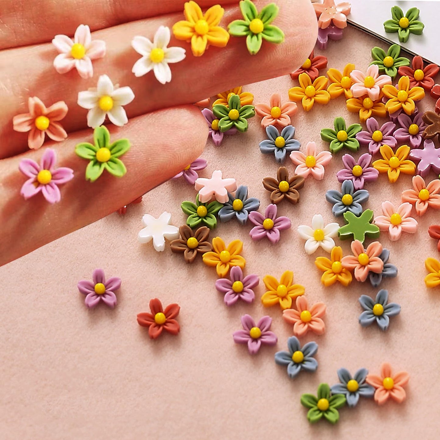 200Pcs Resin Daisy Flowers For Crafts Dollhouse Miniatures Resin Mini Things Tiny Daisy Flowers For Fairy Garden Dollhouse Micro