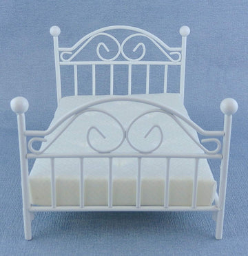 Dollhouse Miniature 1:12 Scale White Double Bed With Mattress T5028 By Town Square