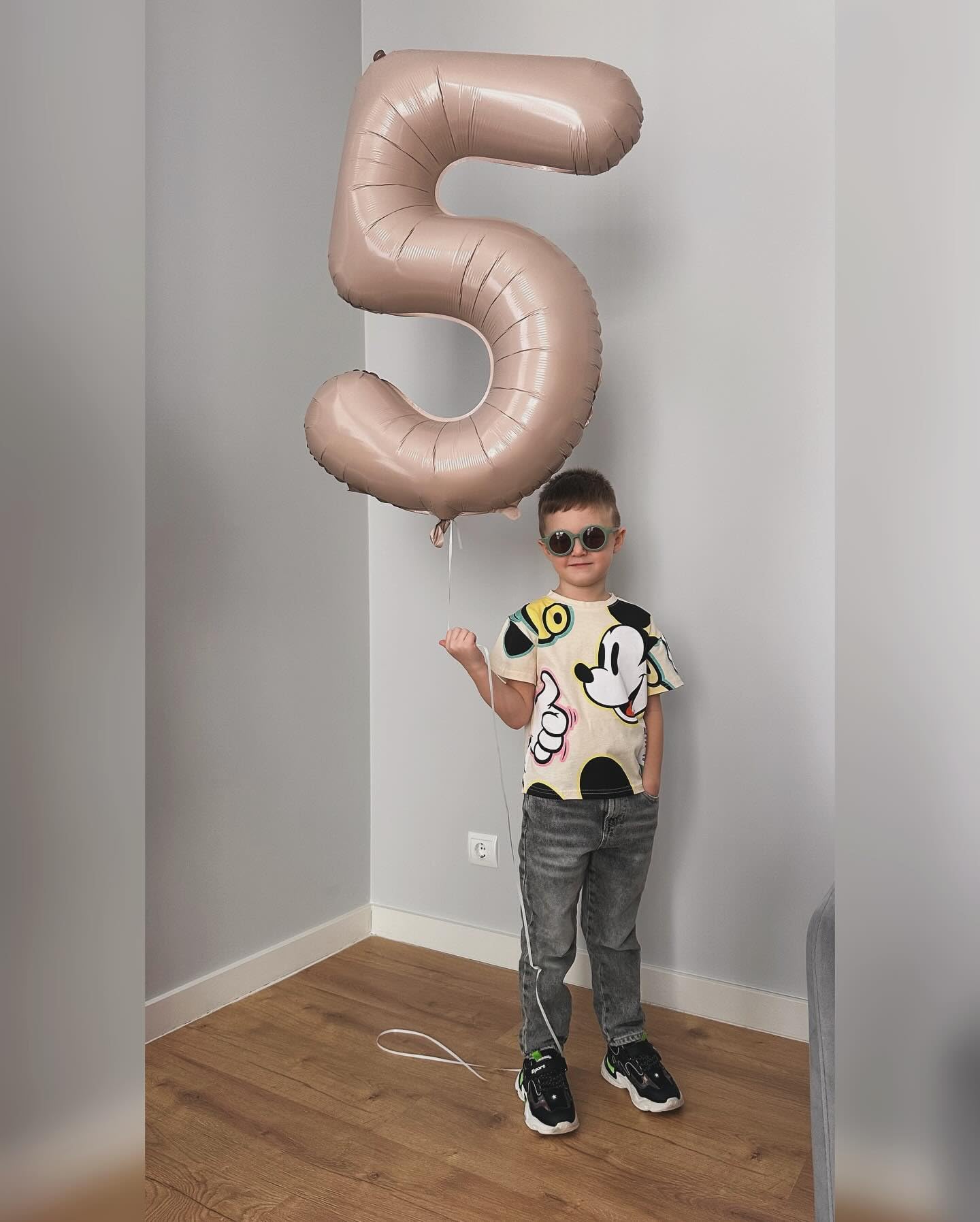 Light Brown 5 Balloon, Tan Number Balloons 40 Inch, Beige 5Th Birthday Balloon Decorations, Light Brown Party Supplies, 5 Number