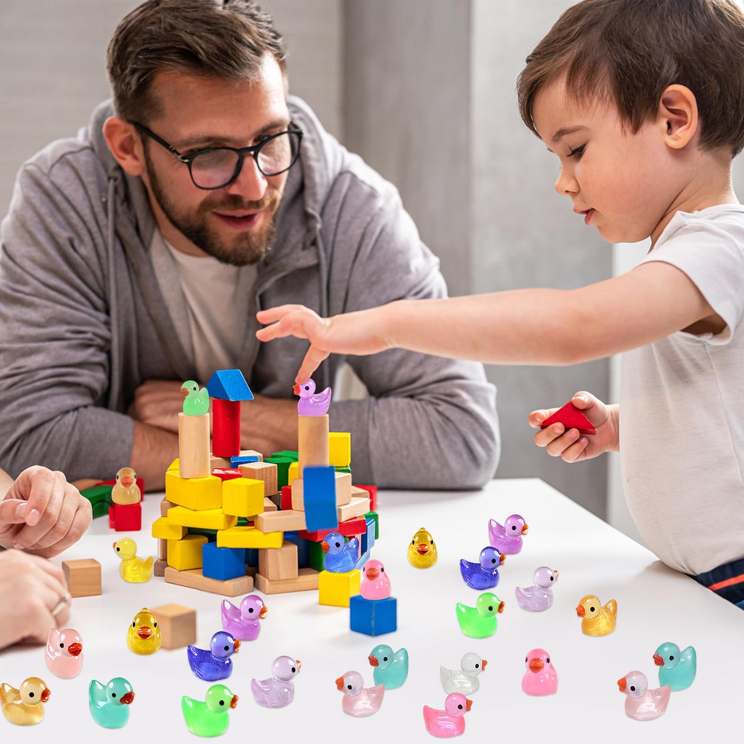 Jiuzhu 225Pcs Mini Ducks Glow In The Dark Ducks Mini Resin Ducks Luminous Tiny Ducks To Hide And Seek Pranks Micro Garden Landsc