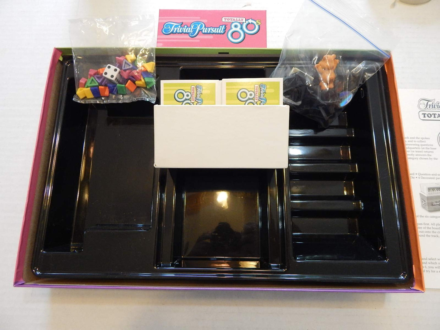 Hasbro Gaming Trivial Pursuit: Totally 80S