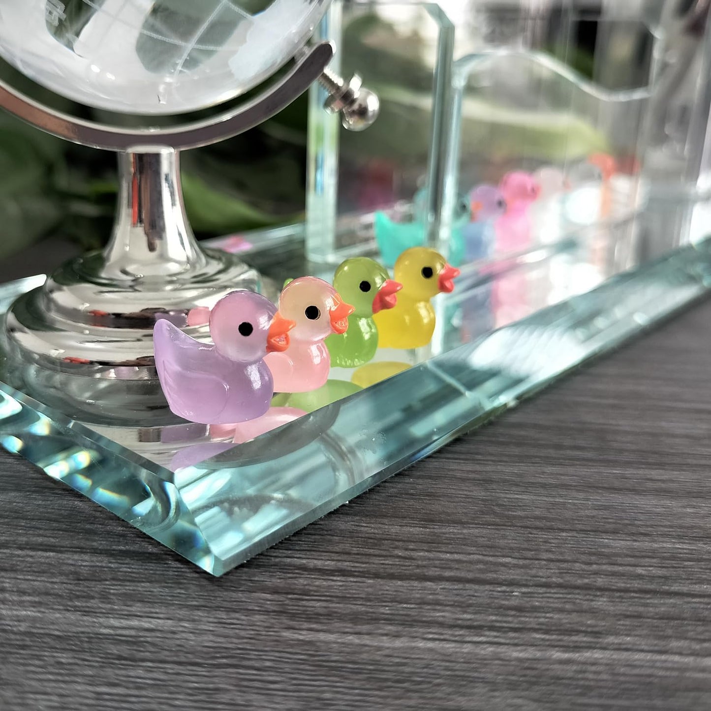 Cidinge 220 Pcs Mini Resin Ducks Luminous Tiny Ducks Miniature Duck Glow in The Dark for DIY Garden Dollhouse Duck Accessories M