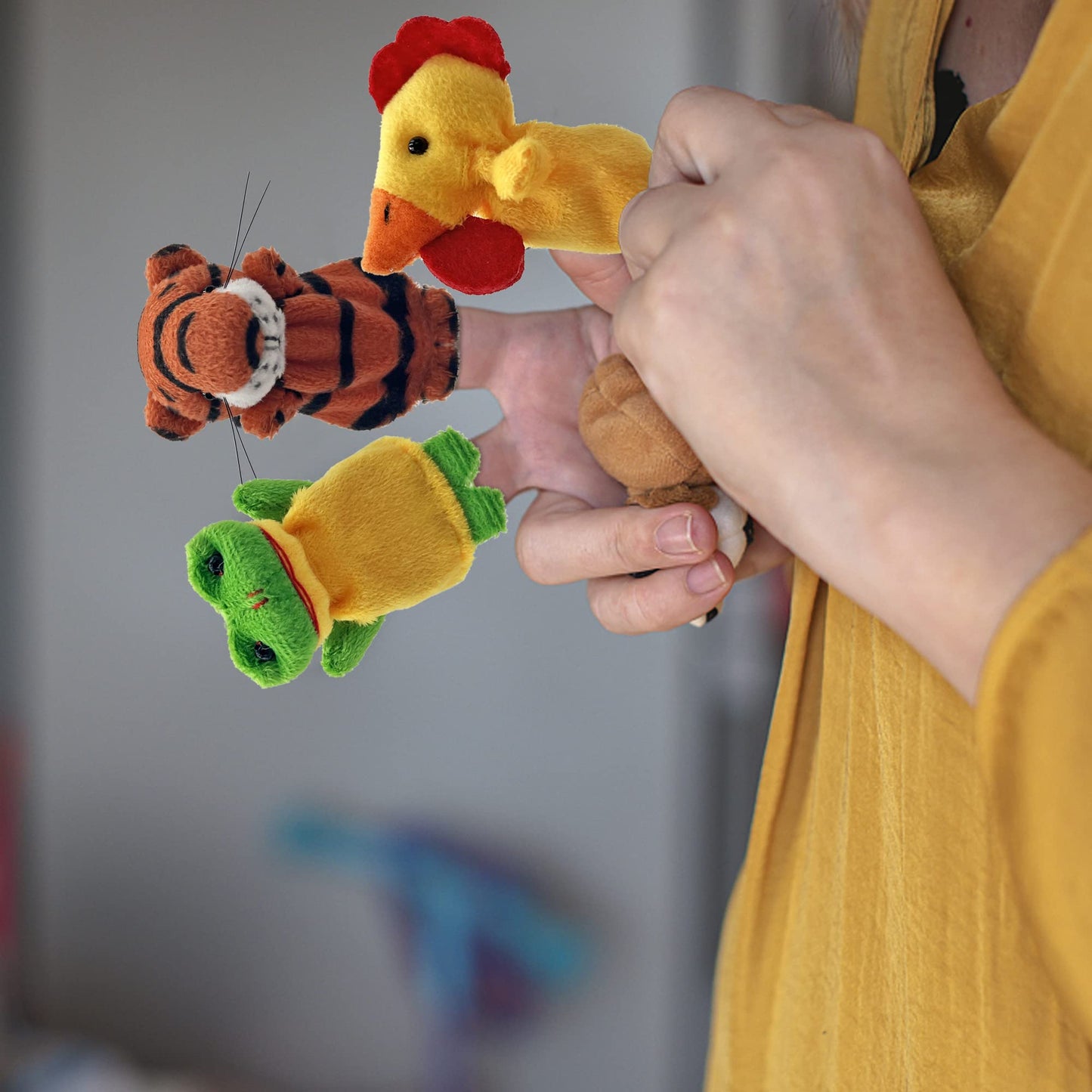 24 Pcs Finger Puppets Set Mini Stuffed Animals Finger Puppet Toys For Storytelling Playing Teaching Shows Playtime Schools Birth