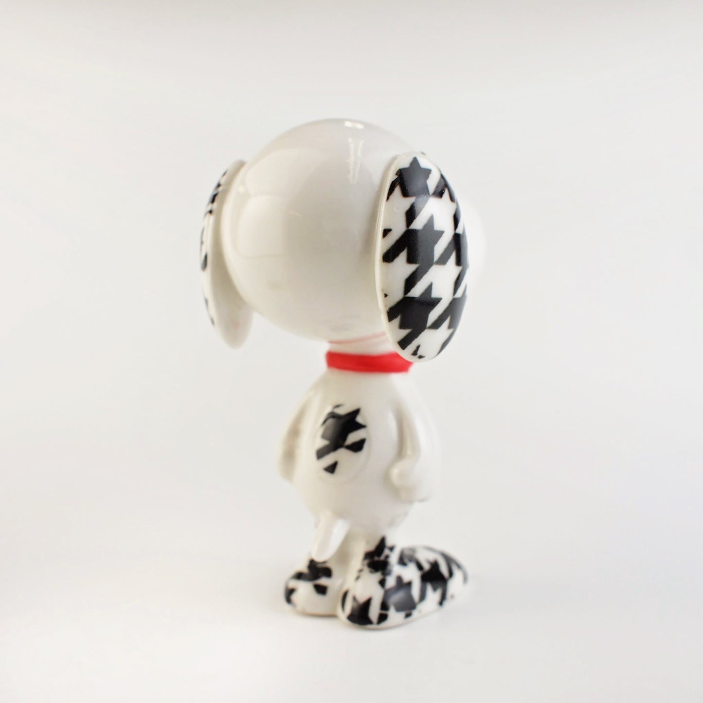 Department 56 Peanuts Hounds Tooth Figurine, 3 Inch