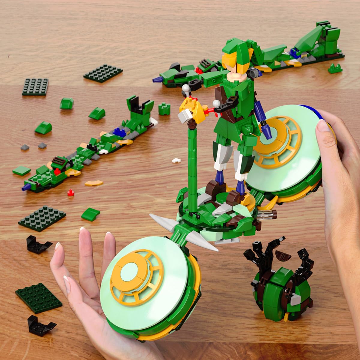TOY PLAYER 3 in 1 BOTW Building Set - Transforms to Link, Battle Robot, Glider Bike, 850PCS, Small, Plastic