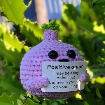 Qyqkfly 1 Pcs Mini Funny Positive Life Vegetable Creative Knitted Animal Holding Card Crochet Easter Birthday Christmas Girls Gift Party Decor(Vegetable 03)