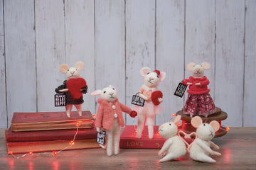 Primitives By Kathy Mouse - Heart Happy,Grey/White, 1.75X4.5 Inches