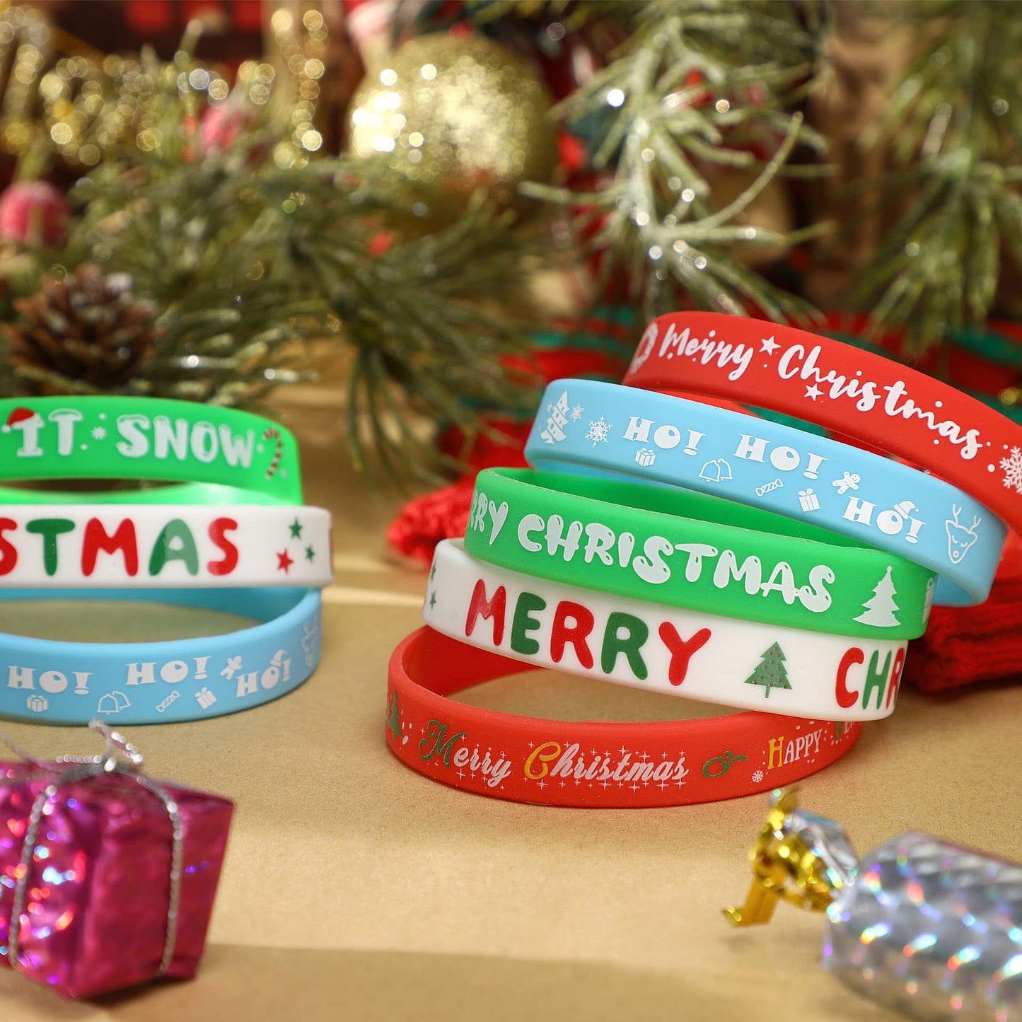 Junebrushs 42Pcs Christmas Silicone Bracelets, Rubber Wristbands Christmas Party Favors For Kids Decorations For Xmas Stocking Stuffers Wrist Band Accessories Gifts Supplies