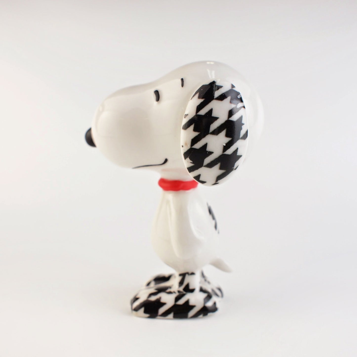 Department 56 Peanuts Hounds Tooth Figurine, 3 Inch