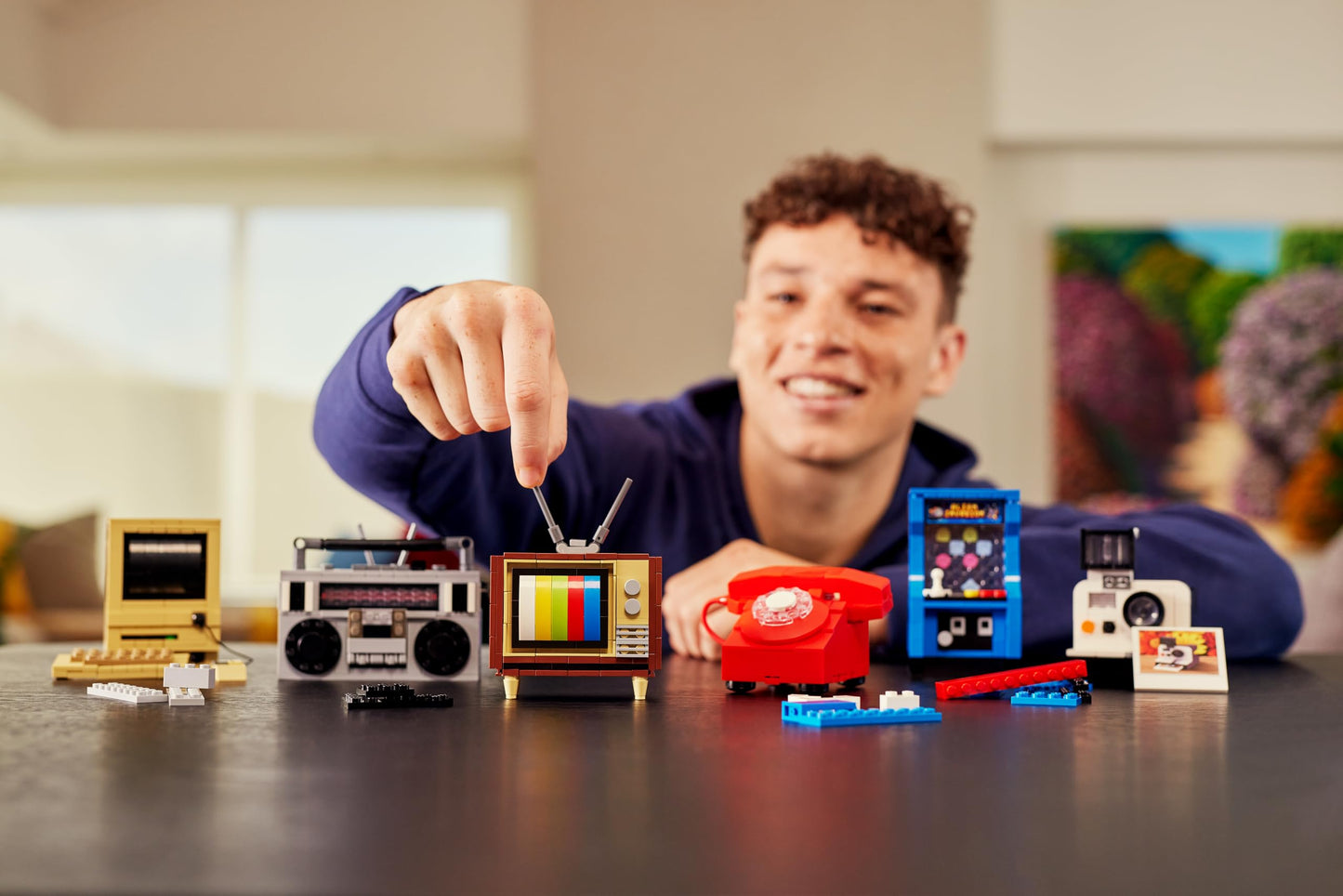 Max Build More Retro Building Bricks - Cassette Radio Model 83185D, 4.53" Plastic Set for Teens, Adults & Collectors