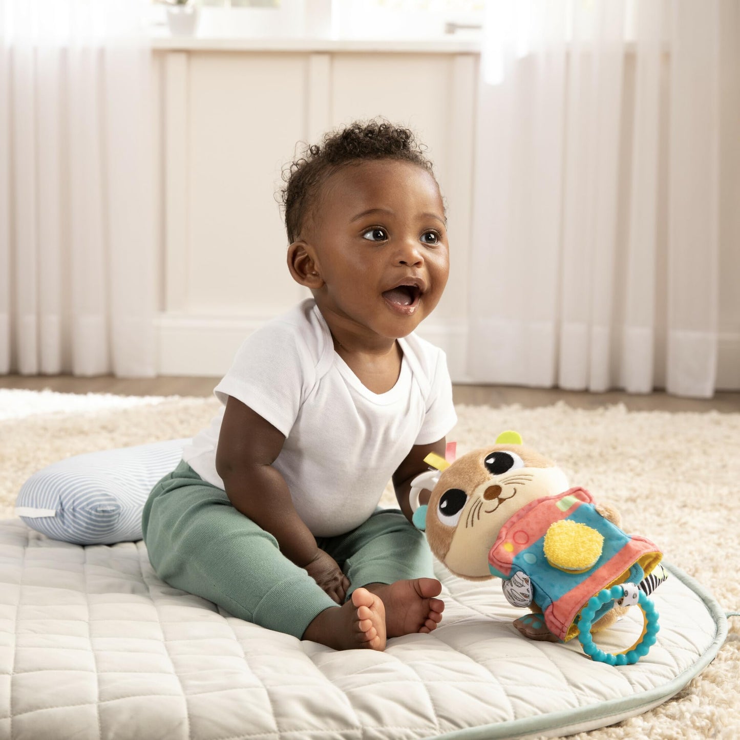 Lamaze Arty Says Cheese Clip On Stroller Toy - Baby Sensory Toys With Crinkle And Squeak Sounds - Includes Clip For On-The-Go Stroller Or Car Seat Play - Ages 0 Months And Up