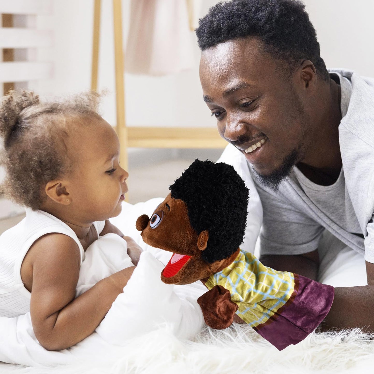 1 Pcs Family Hand Puppets 12 Inch Grandparents, Mom & Dad, Brother & Sister Plush Hand Puppet Toys Role-Play Toy Puppets For Kids Storytelling Imaginative Pretend Play Teaching Preschool(Black Dad)