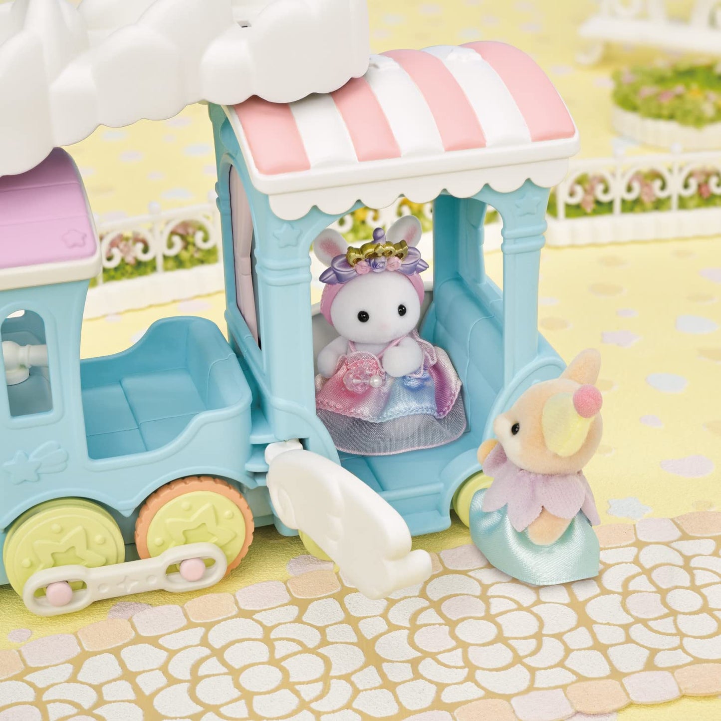Calico Critters Floating Cloud Rainbow Train Playset with Figure, Multi-Color, Model CC2074, Plastic Toy Vehicle