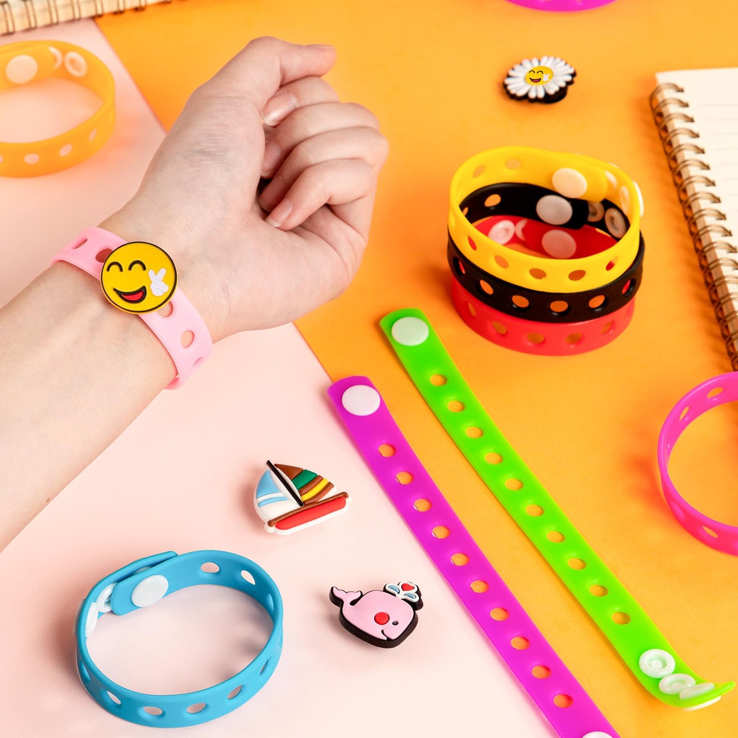 HTZNHXT 20 Pcs Silicone Charm Bracelets, 8 Inch Bracelets Bulk Band for Kids, Silicone Wristbands Adjustable Rubber Bracelets Ho