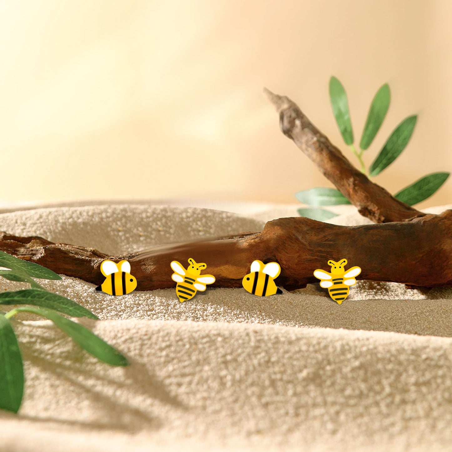 200Pcs Micro Resin Bee Decor Dollhouse Tiny Bee Decorations For Party Mini Resin Animals For Garden Micro Landscaping Bee Party Decorations