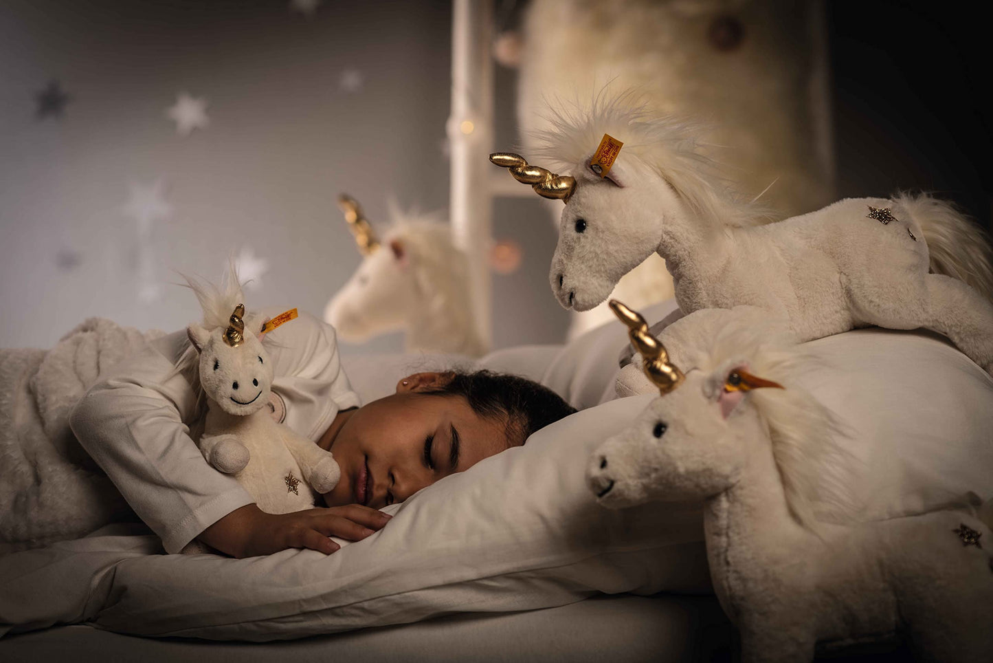 Steiff Unica Unicorn, Premium Unicorn Stuffed Animal, Standing Stuffed Unicorn Toy With Golden Horn (White, 11')