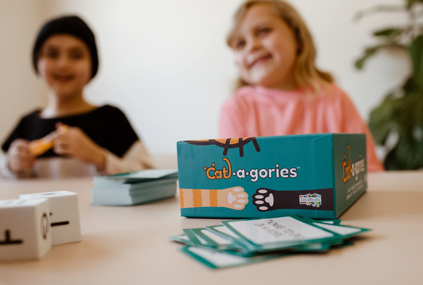 SolidRoots Cat•a•gories - Fast Thinking Dice-Swapping Game, Cardboard Model 77426