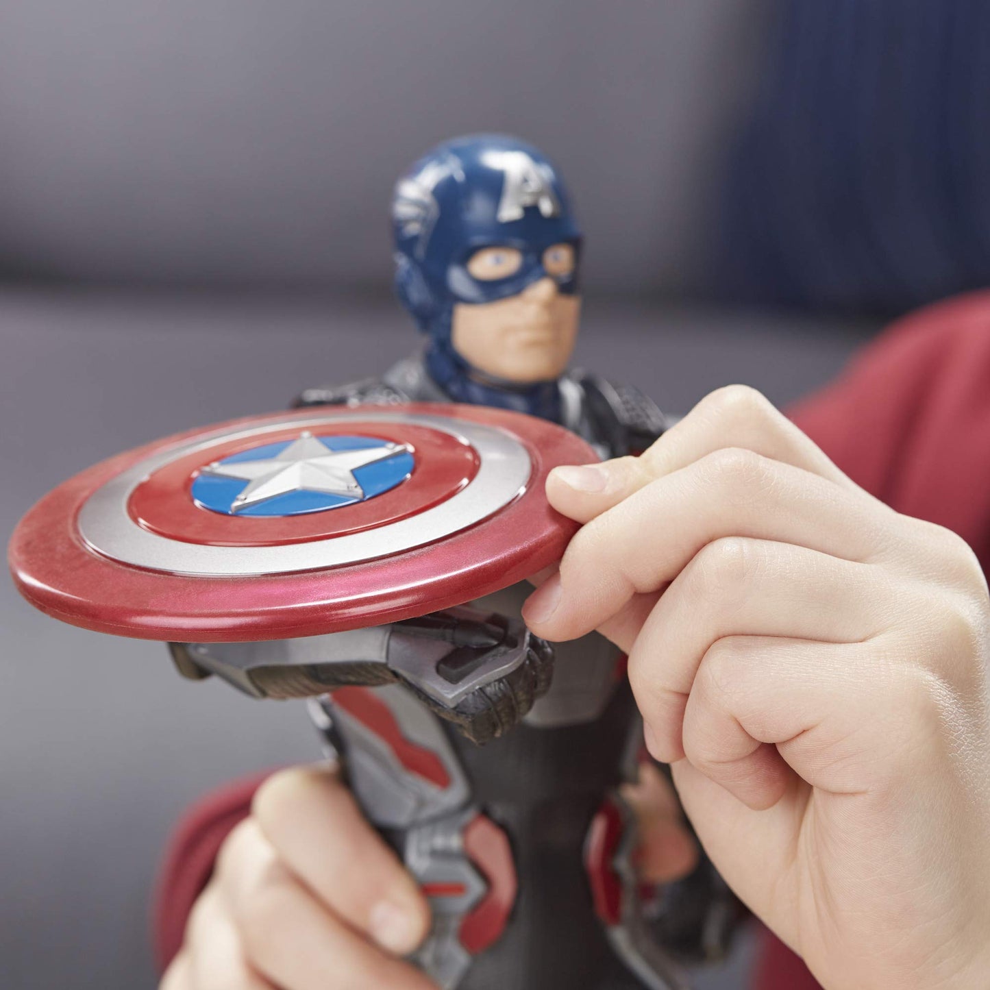 Avengers Marvel Endgame Shield Blast Captain America 13'-Scale Figure Featuring 20+ Sounds & Phrases