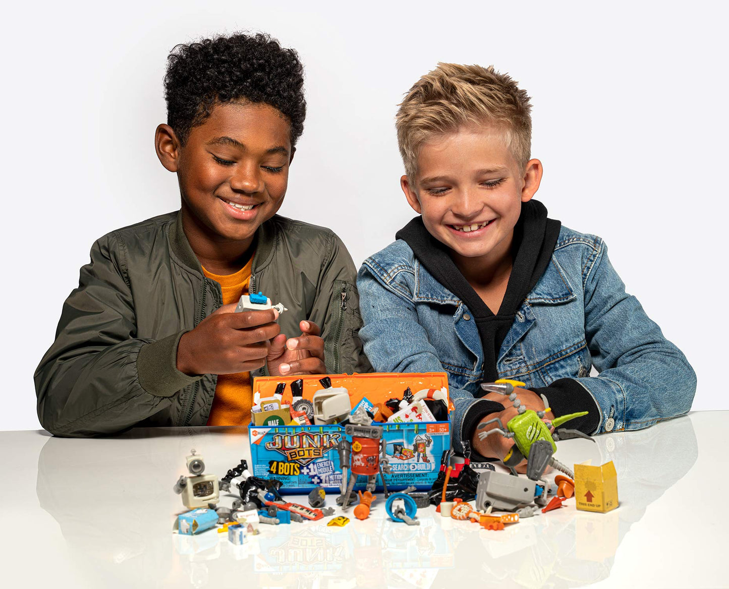 Hexbug Junkbots - Industrial Dumpster Assortment Kit - Surprise Toys In Every Box Lol With Boys And Girls - Alien Powered Toys For Kids - 50+ Pieces Of Action Construction Figures - For Ages 5 And Up