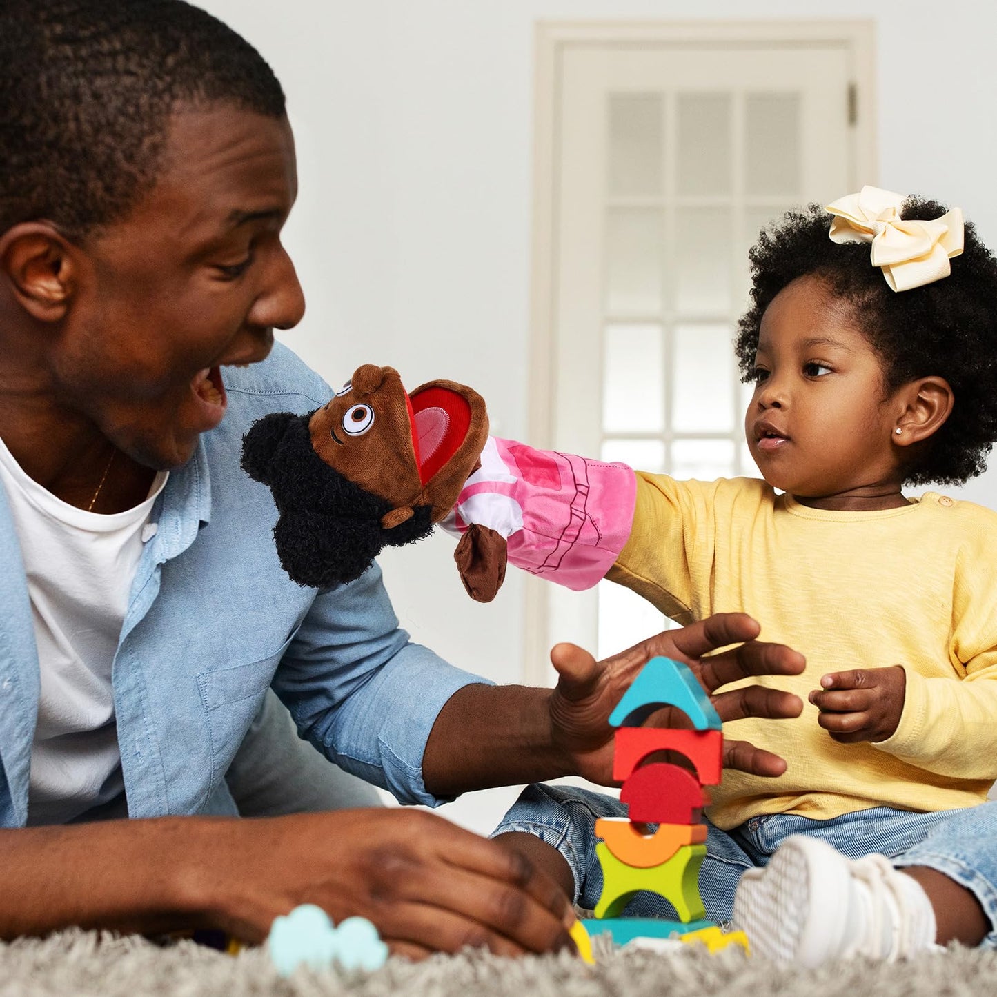 1 Pcs Family Hand Puppets 13 Inch Grandparents, Mom & Dad, Brother & Sister Plush Hand Puppet Toys Role-Play Toy Puppets For Kids Storytelling Imaginative Pretend Play Teaching Preschool(Black Sister)