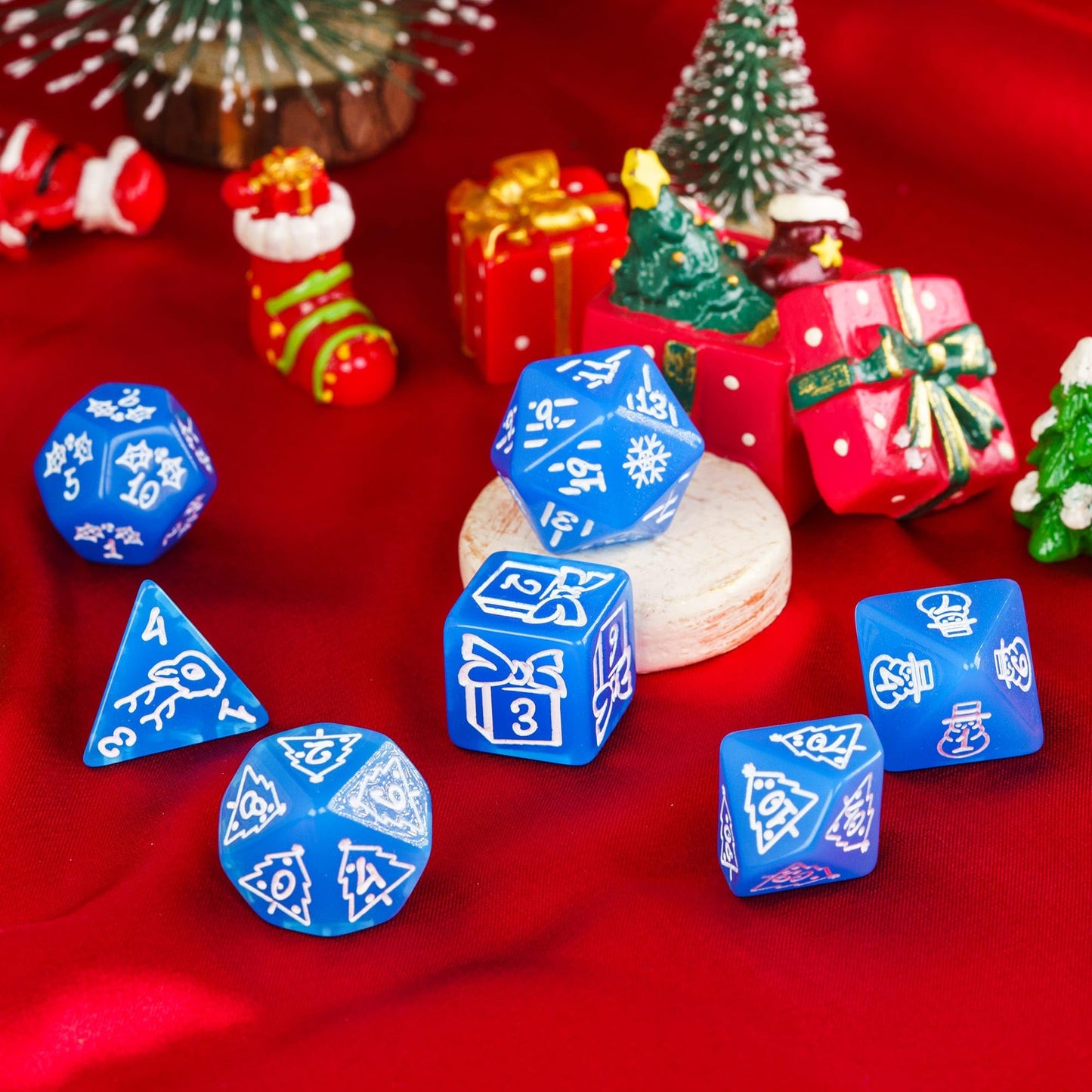 HDdais Christmas Dice 7-Die Polyhedral DND Dice with Christmas Tree and Snowman Pattern Adapted for Dungeons and Dragons MTG Tab