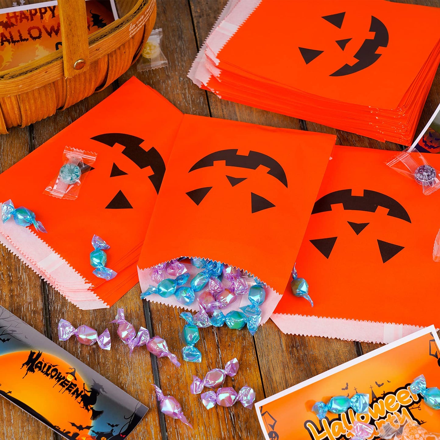 Kolewo4Ever 100 Pieces Halloween Pumkin Bags Halloween Treats Bags Halloween Paper Bags Pumkin Color Bags Jack-O-Lantern Pumpkin
