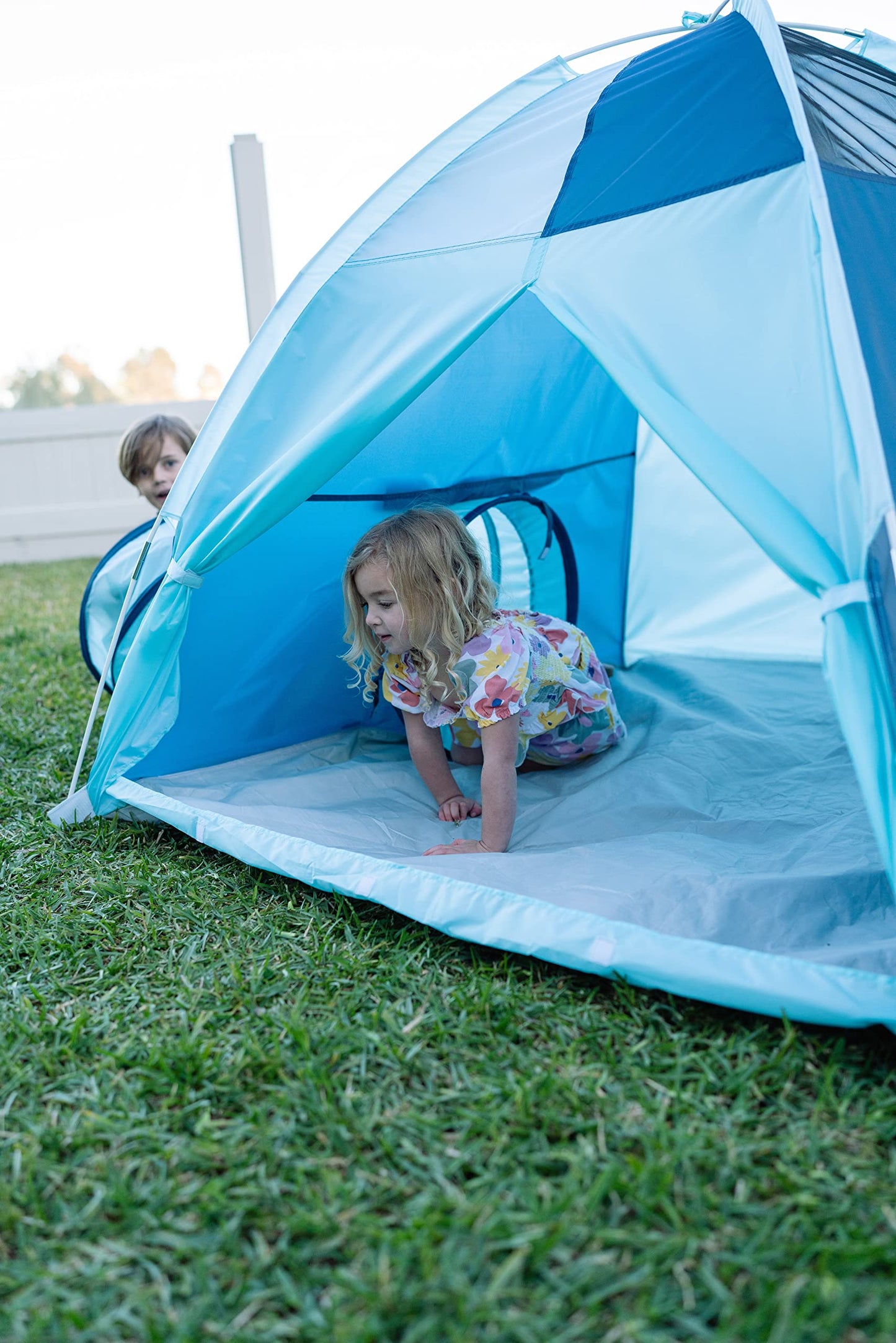 Pacific Play Tents 20431 Hide Me Cool Blue Tent + Tunnel Combo 58'' X 58'' X 46''