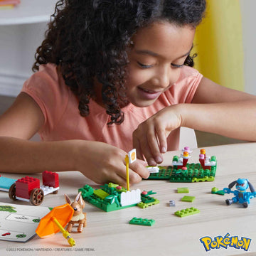 MEGA Pok mon Action Figure Building Toys Set, Pok mon Picnic with 193 Pieces, 2 Poseable Characters, Eevee and Riolu, Gift Ide