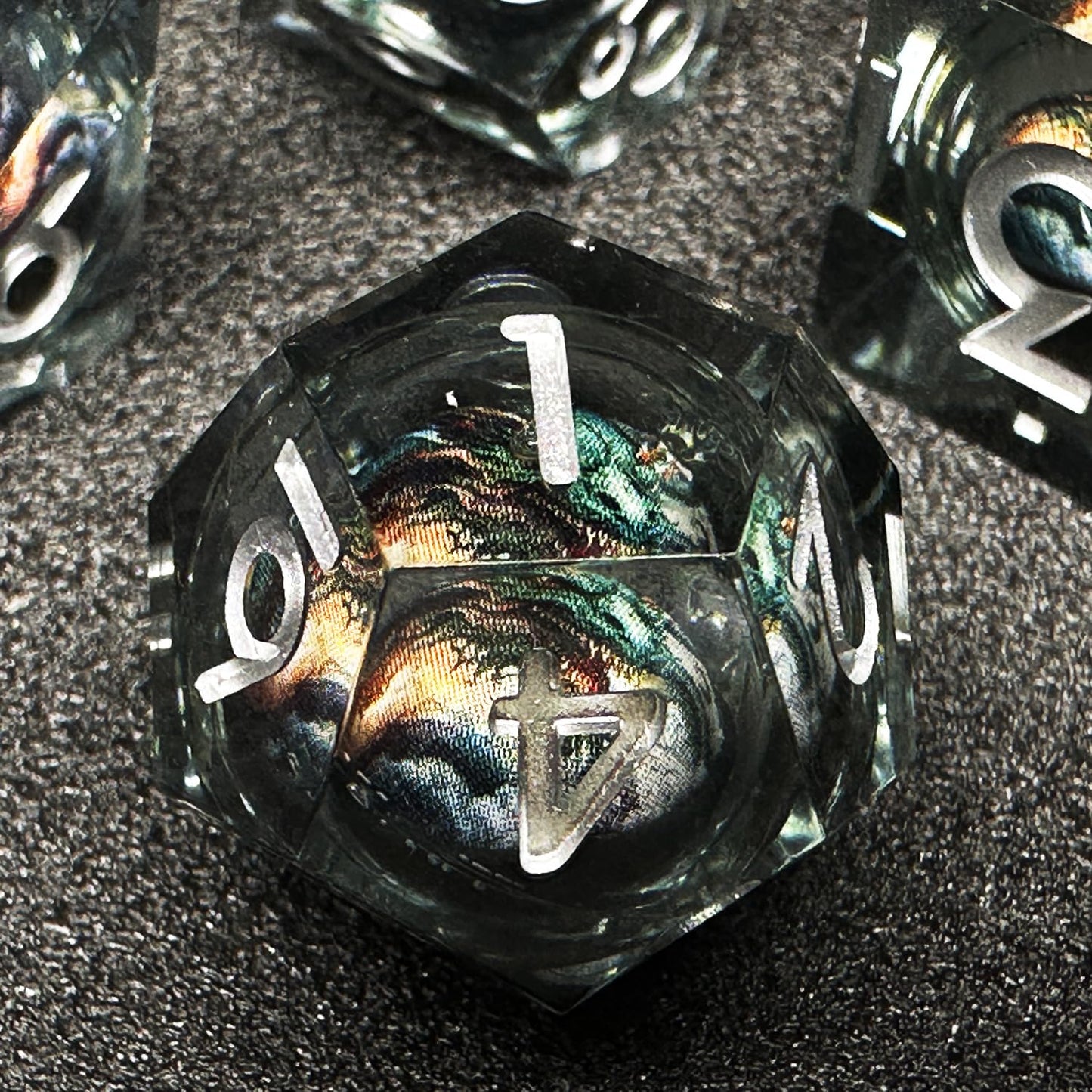 HAOMEJA D&D Dragon Resin Dice Set 7 PCS DND Sharp Edges Dice with Gift Random Dragon Eye Bag Apply to Dungeons and Dragons Role
