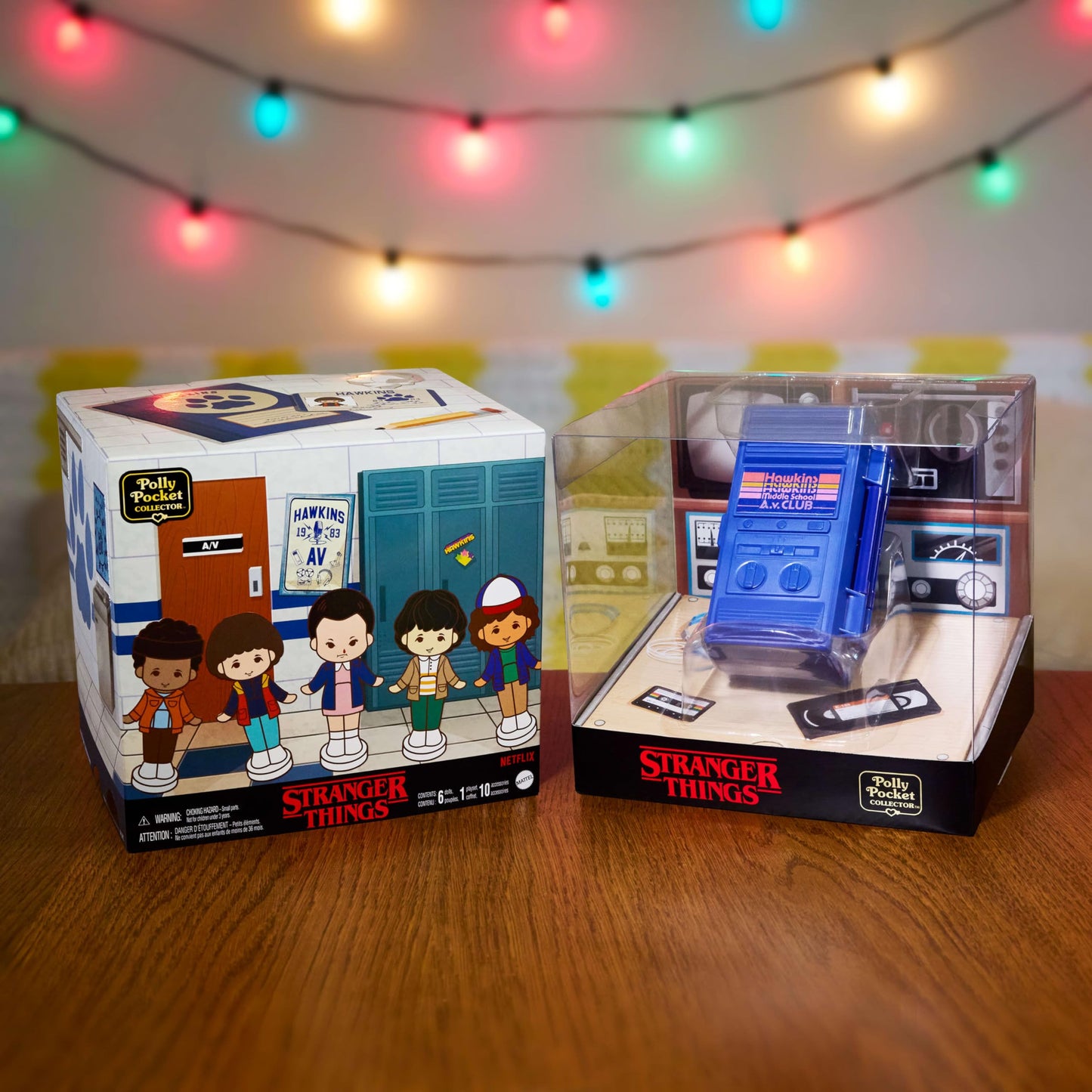 Polly Pocket Collector Playset, Stranger Things Compact With 6 Special Edition Character Dolls And 10 Accessories