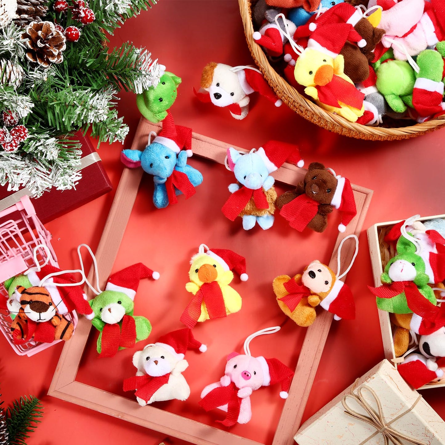 Poen 200 Pcs Mini Christmas Stuffed Animals Bulk Mini Plush Christmas Tree Hanging Decorations Plush Key Chain Animal Toy Set Sm