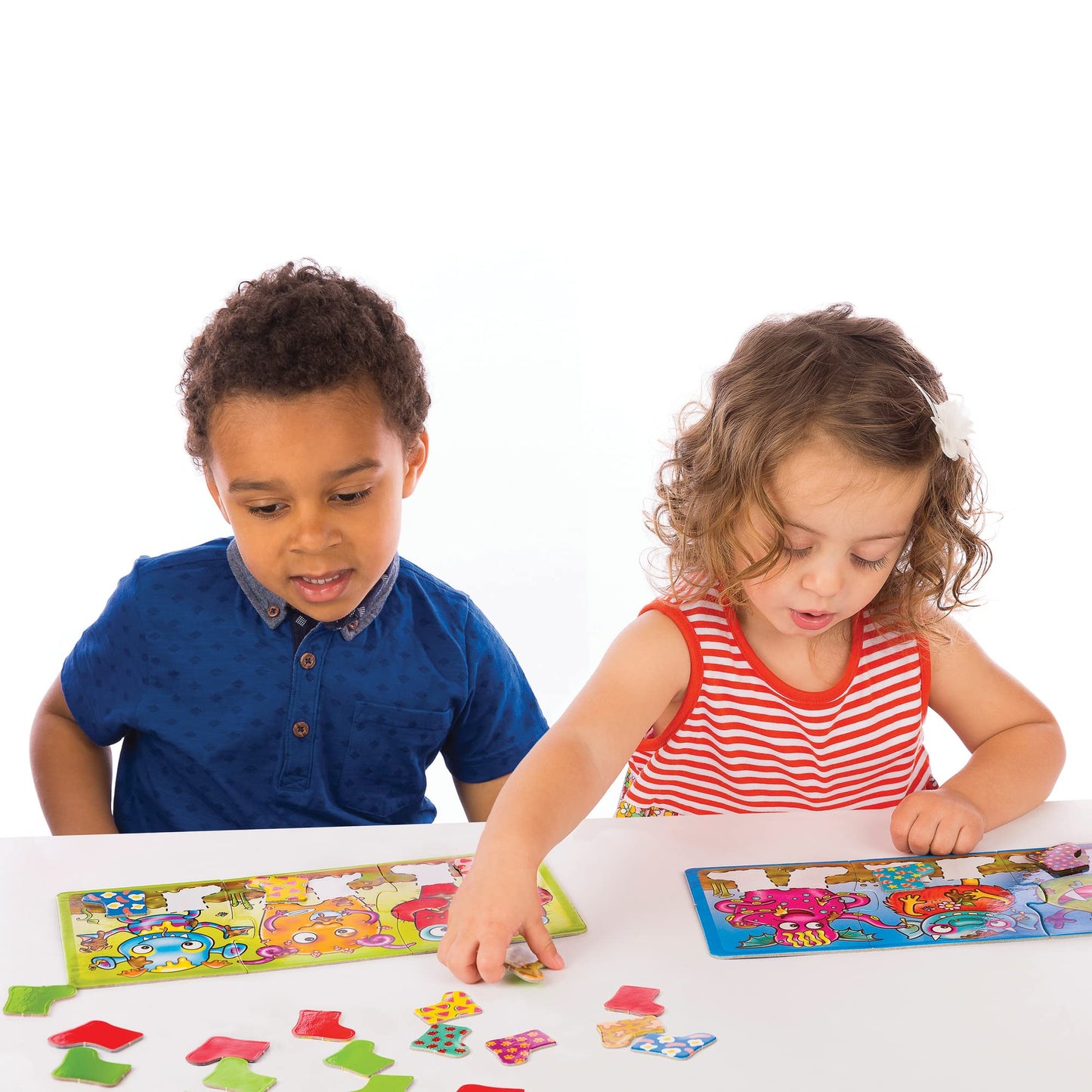 ORCHARD TOYS Moose Smelly Socks Game - Fun Matching Pairs for Monsters, Ages 3-6, 2-4 Players, Multicolor Educational Game