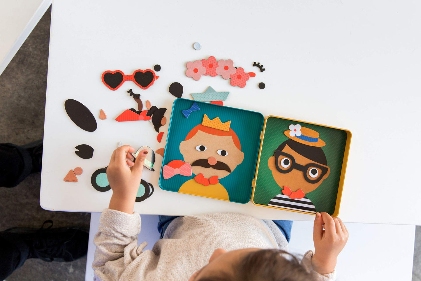 Petit Collage Funny Face Magnetic Travel Play Set – Fun Game For Families, Ideal For 2-4 Players, Ages 4+ – Travel Game For Kids With Handy Portable Tin – Make A Great Gift Idea