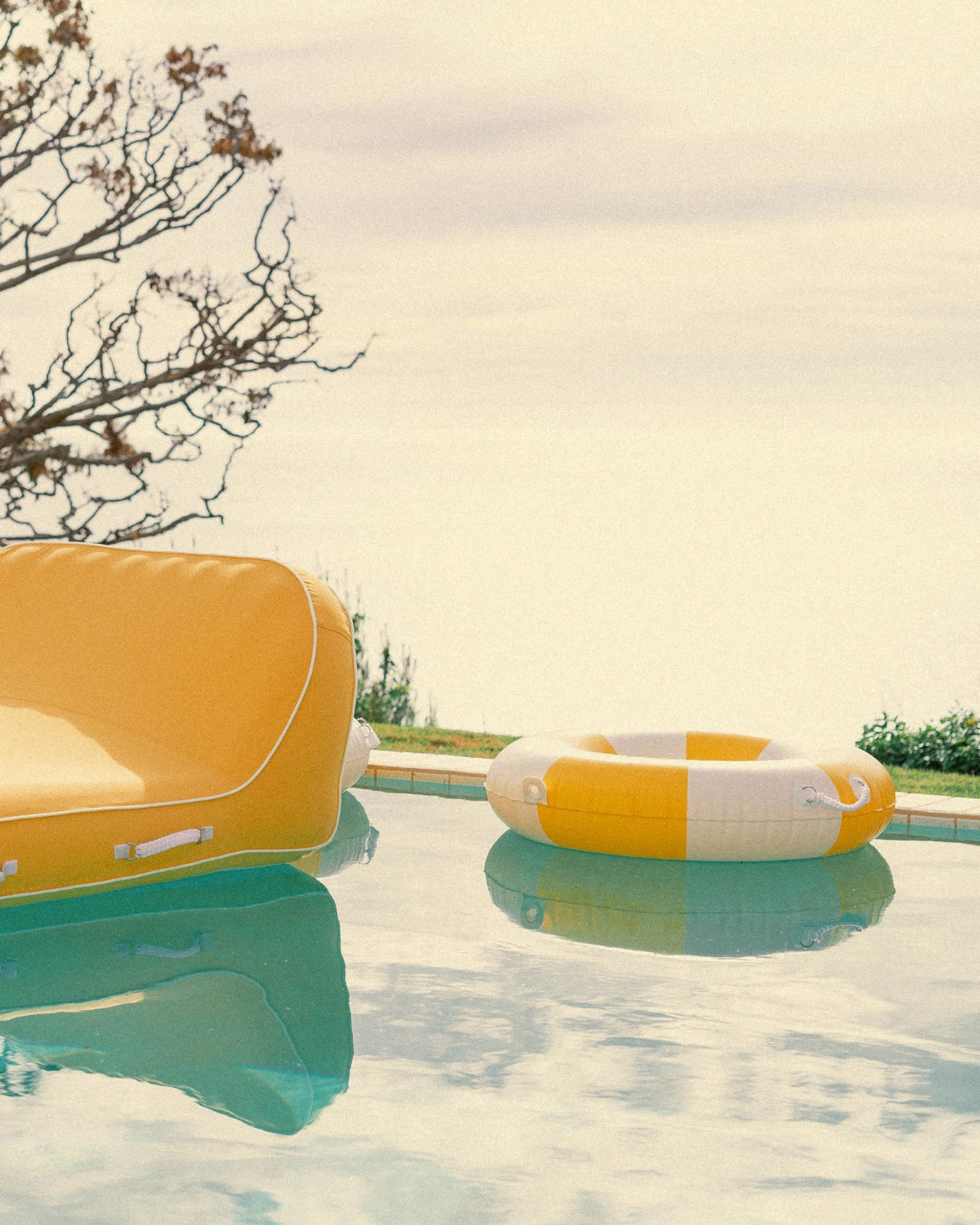 Business & Pleasure Co. Classic Pool Float - Vintage Inflatable Pool Ring For Adults - Riviera Mimosa - L/Xl