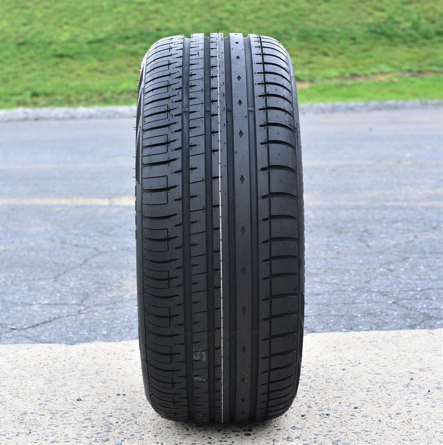 Accelera Phi-R 215/50R18 97W BSW