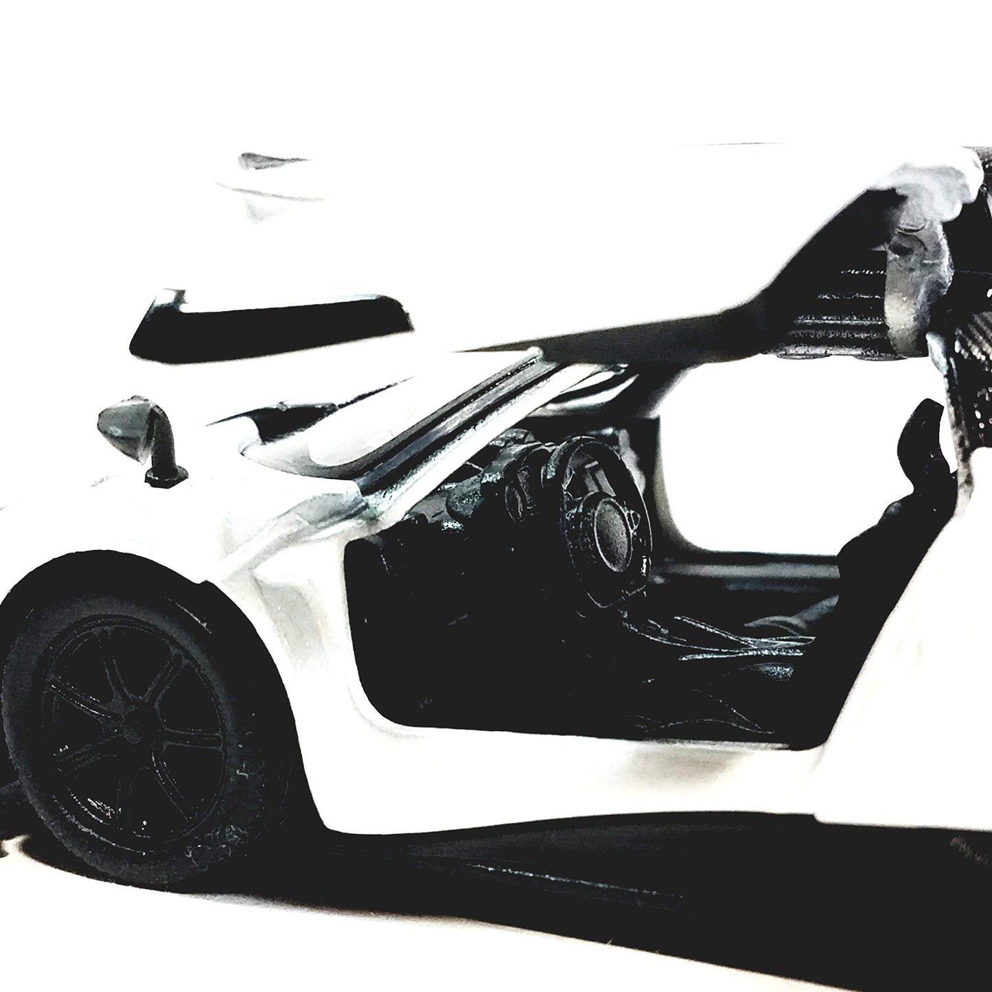 Kinsmart 2016 Pagani Huayra White 5' 1:38 Scale Die Cast Metal Model Toy Car W/Pullback Action
