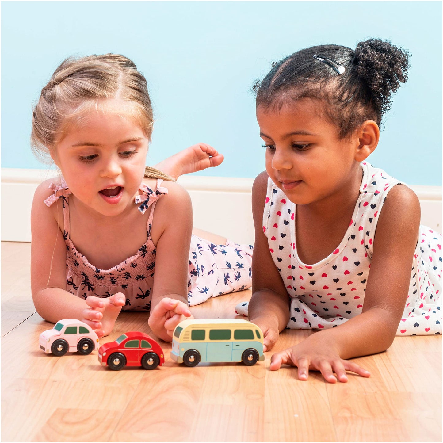 Le Toy Van - Cars & Construction Wooden Retro Metro Car Set Car Toy Play Set - Set 3 Cars | Boys Play Vehicle Kids Role Play Toy
