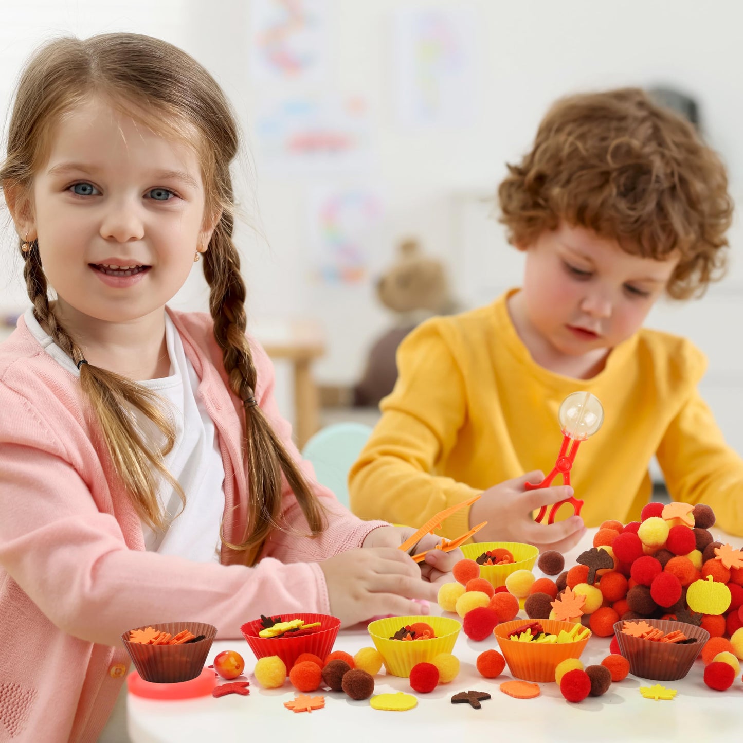 Fall Sensory Bin Fillers - 353 PCS Thanksgiving Fine Motor Toys for Kids Autumn Counting Sorting Set with Felt Leaves Tweezers & Clip for Sorting Counting Training Preschool Learning Activity