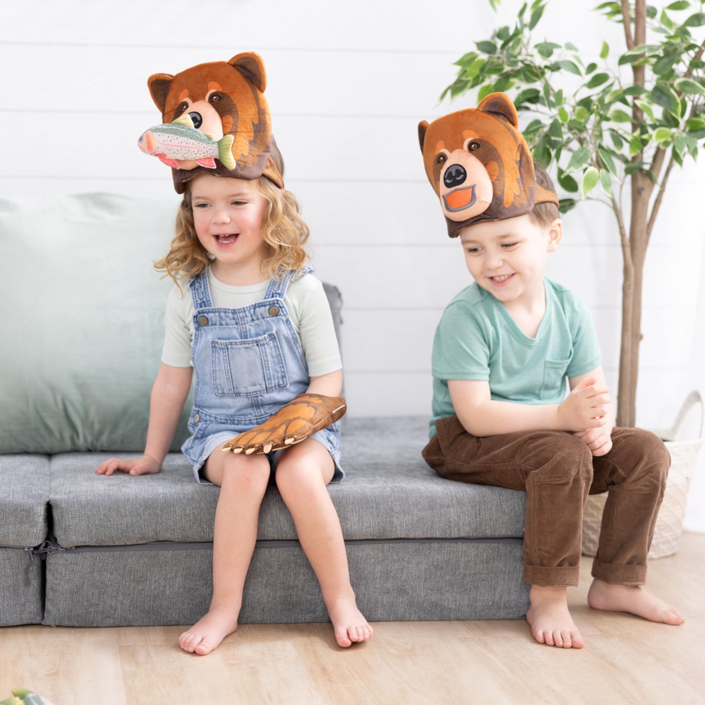 Melissa & Doug Grizzly Bear Pretend Play Set, Plush Bear Heads & Paw Gloves, Kids Activity for Ages 3+, Multi, Model 30909