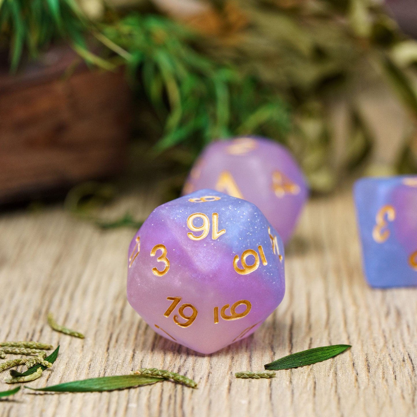 HDdais 7PCS 3 Colors DND Dice Polyhedral Dice Set Glitter D&D Dice for Dungeons and Dragons Role Playing MTG and Other Tabletop
