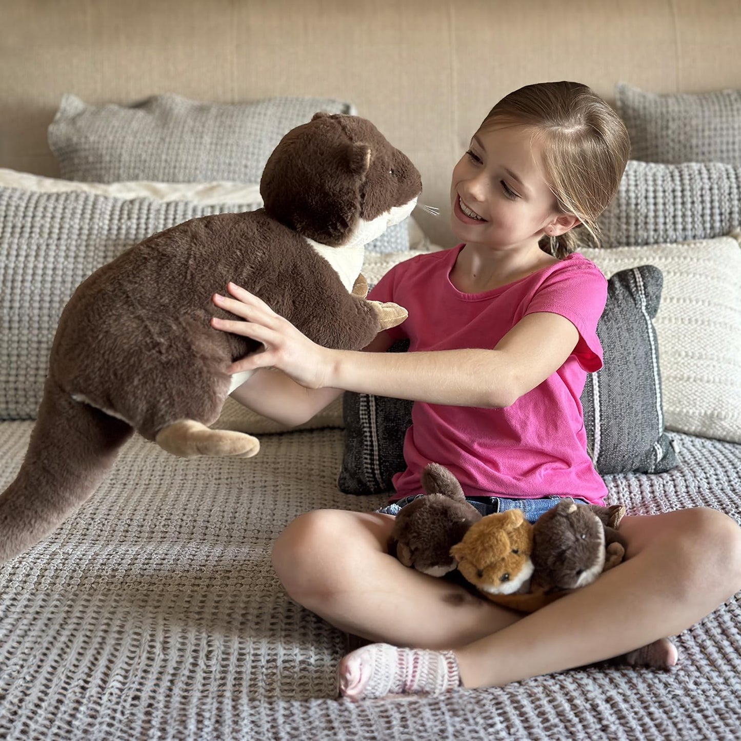 Beniny 4Pcs Otter Stuffed Animal Set- 24 Inch Mommy Otter Plush With 3 Cute Babies - Lifelike And Cuddly River Otter Plush Toy -