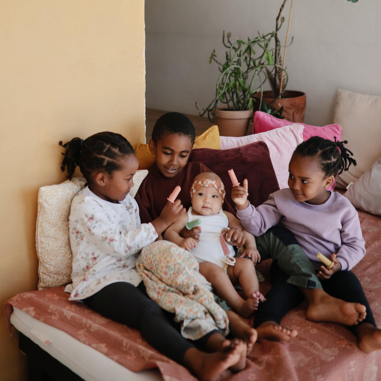 mushie Silicone Animal Finger Puppets 5-Pack