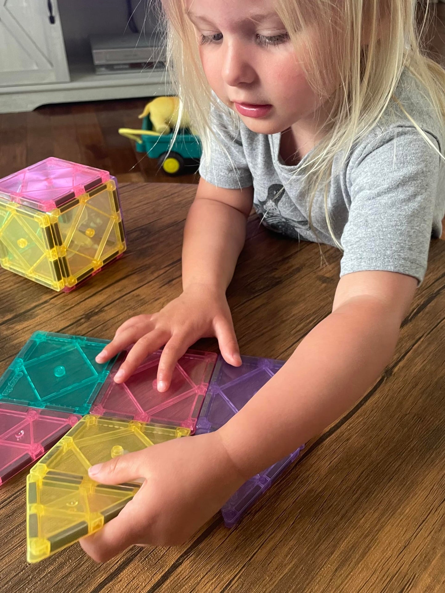 Createon Crayola Magnetic Tiles, Building Set For Kids, Magnetic Building Toys For Kids, Stem Travel Toys For Boys And Girls Age