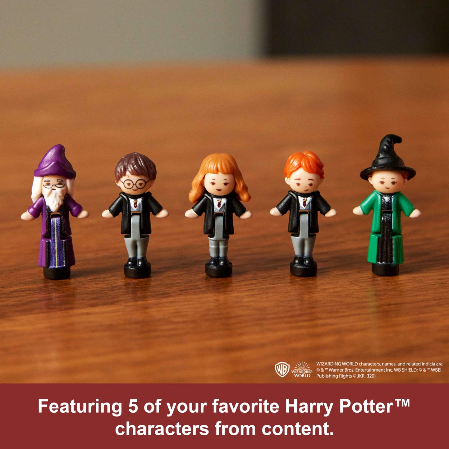 Polly Pocket Harry Potter Compact Playset with 5 Dolls & 11 Accessories - Multicolor Hogwarts Exterior
