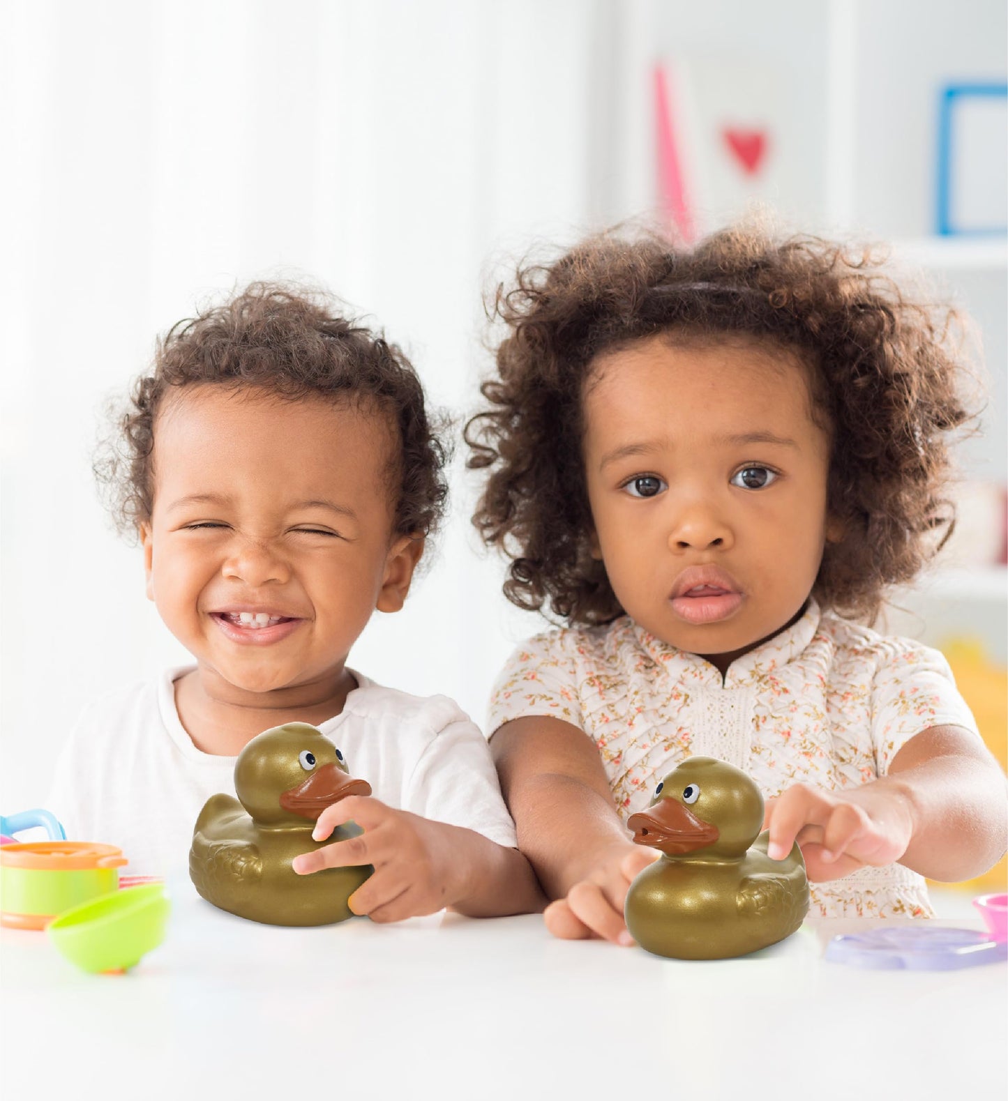 DolliBu Metallic Gold Duck Bath Buddy Squirter - Floating Gold Duck Rubber Bath Toy Fun Water Squirting Bath Time Play for Toddlers Animal Toy for Bathtub Beach and Pool for Girls and Boys