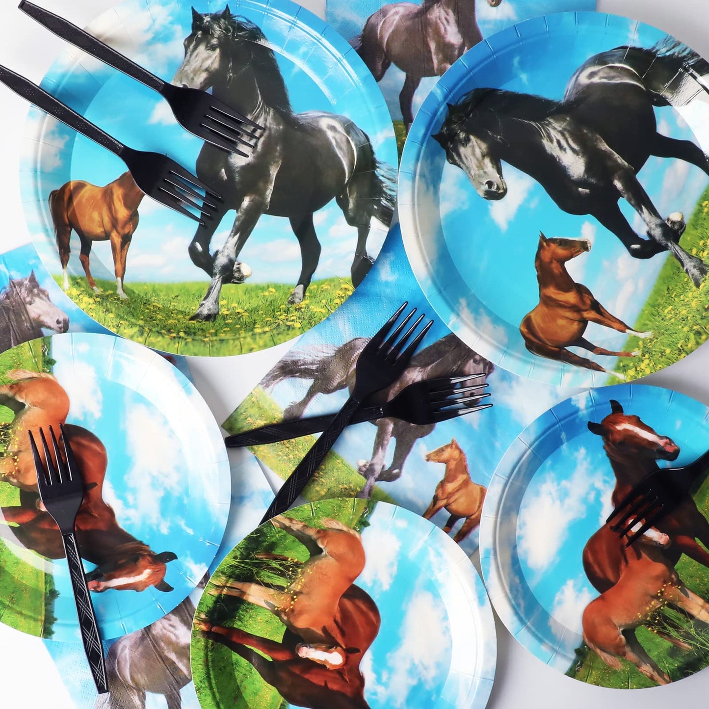 Gisgfim 96 Pcs Horse Party Plates And Napkins Party Supplies Kentucky Horse Party Tableware Set Wild Horse Derby Day Theme Party
