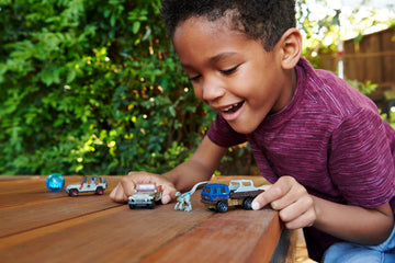 Matchbox Jurassic World 1:64 Die-cast Vehicle & Dinosaur Set, 5 Cars & Mini Figure, Medium, Multicolor, Model FMX40