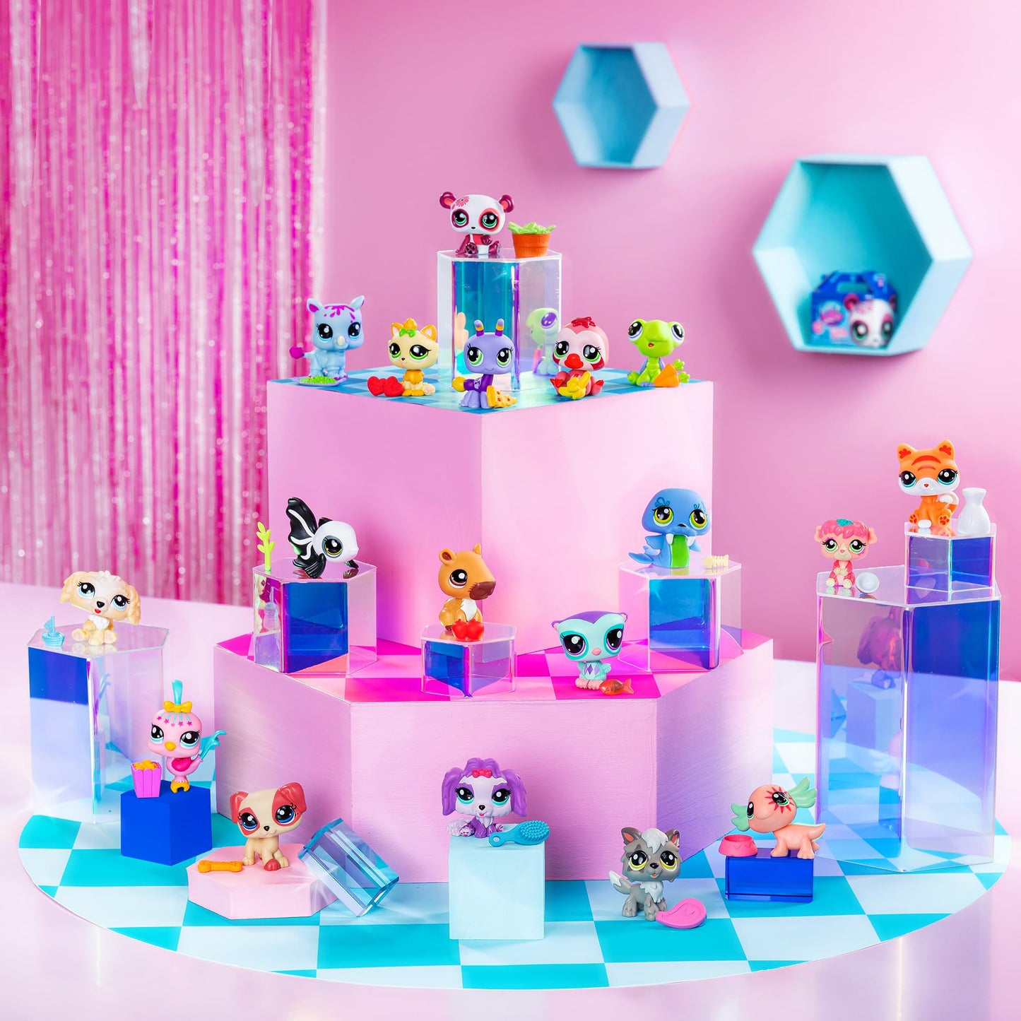 Littlest Pet Shop - Pet Surprise 3-Pack - Series 3, Gen 7 Authentic Lps Bobble Head Toy Figure, Collectible Toy Animal, Ages 4+