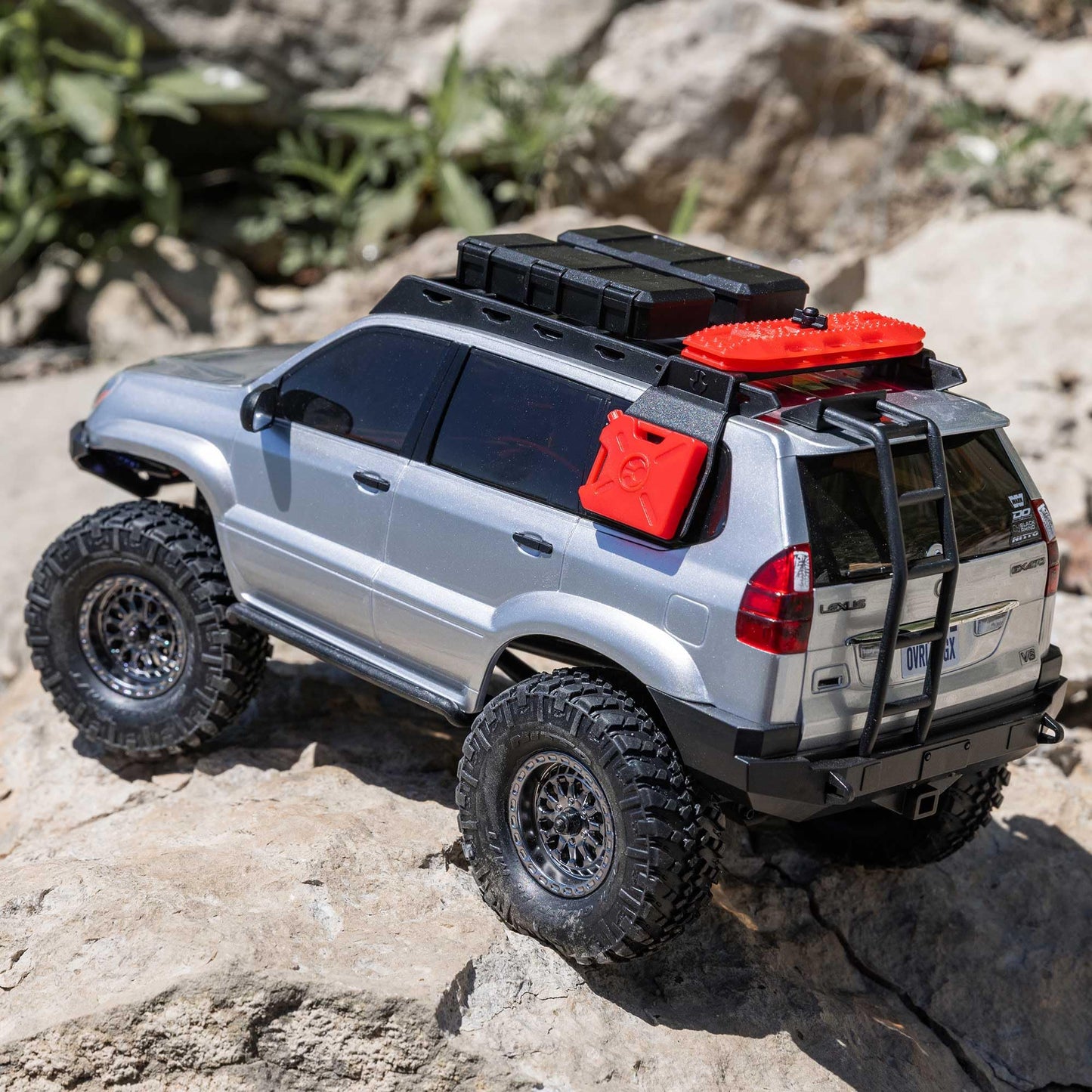 Axial Rc Truck Scx24 Lexus Gx470: 1/24 4Wd Rtr (Everything Needed To Run Is Included), Silver, Axi-1532T2
